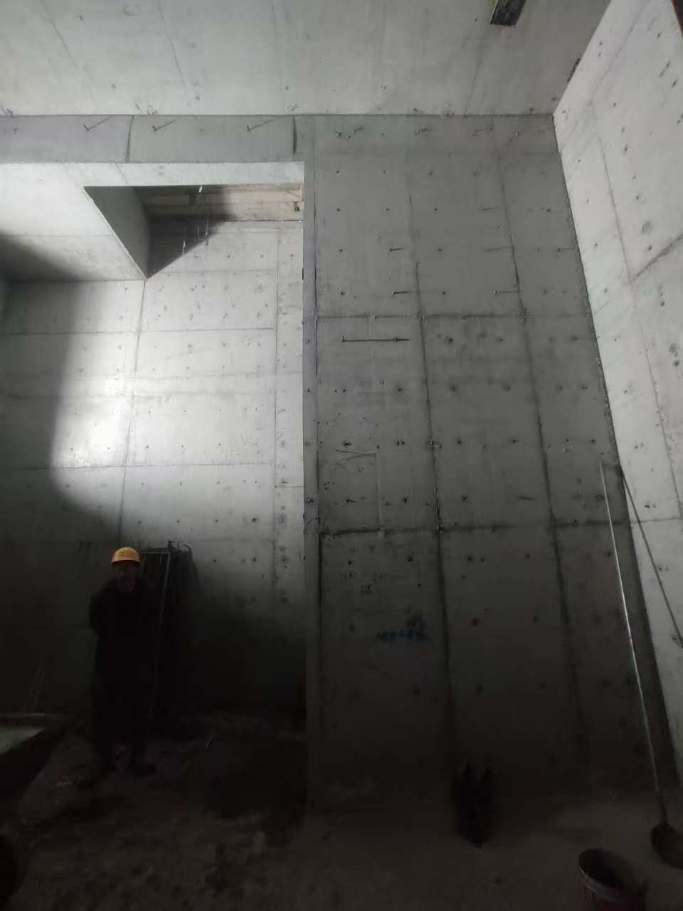 铜仁墙上开槽钢筋断了有影响吗